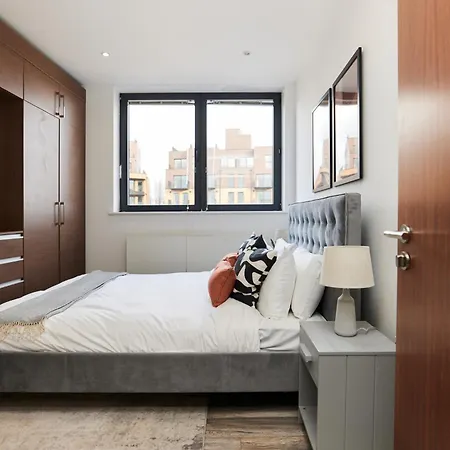 The Wembley Hideaway - Bright 2bdr Flat Apartment London