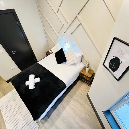 72 Charm Great Location Ii Pensión Londres