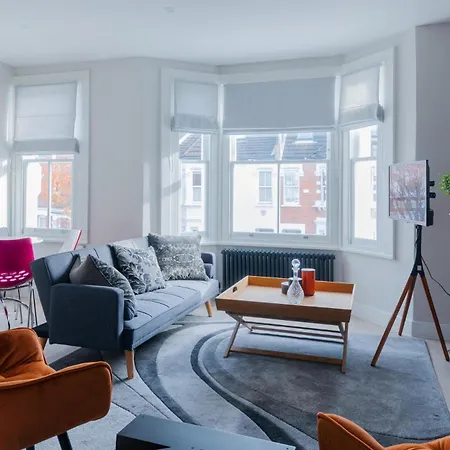 Fulham Light 2 Bedroom London