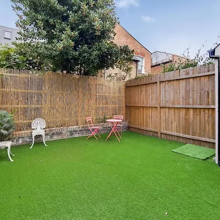 Fulham Light 2 Bedroom *