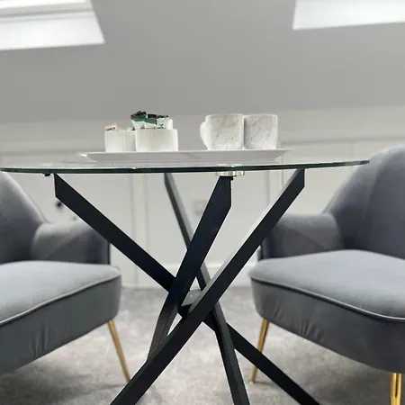 Luxury Ensuite In Apartment London