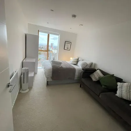 Lovely 2 Bedroom Apartment London