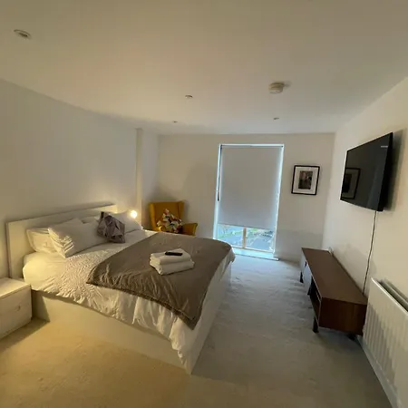 Lovely 2 Bedroom London