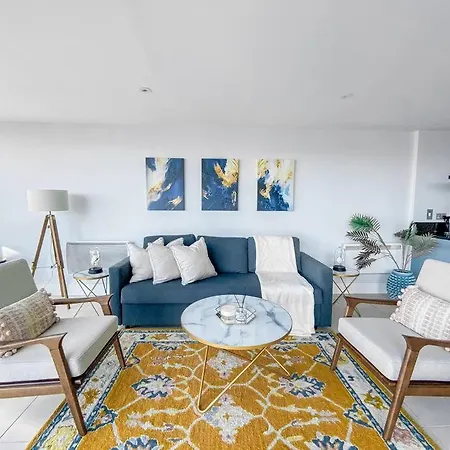 Luxury Riverside Retreat With Stunning Views London
