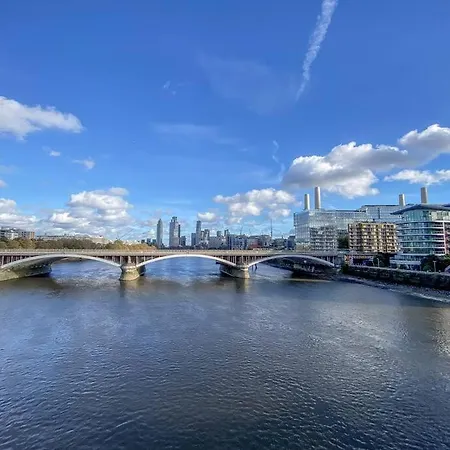 Apartment Luxury Riverside Retreat With Stunning Views *