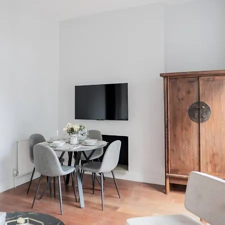 Stylish Flat In The Heart Of South Kensington Apartment London