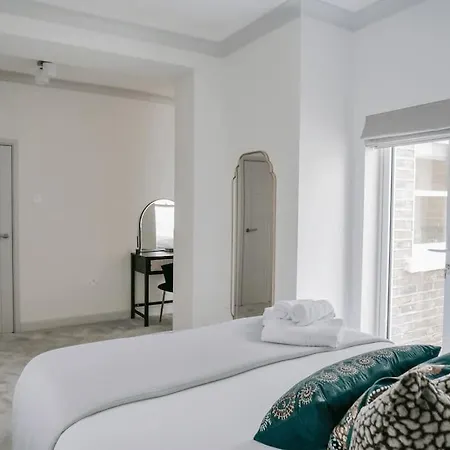 Super Spacious 3 Bedroom And 3 Bathroom