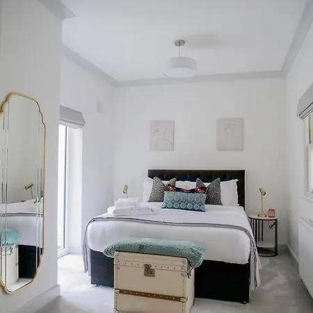 Super Spacious 3 Bedroom And 3 Bathroom