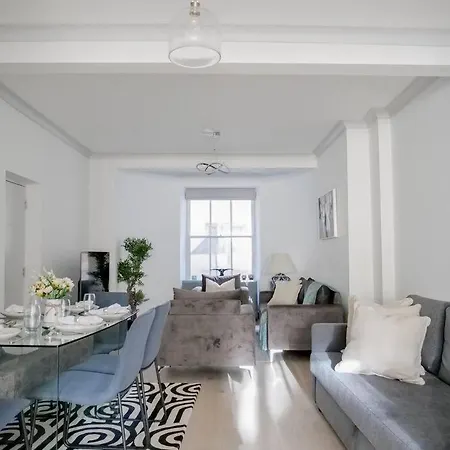 Super Spacious 3 Bedroom And 3 Bathroom London