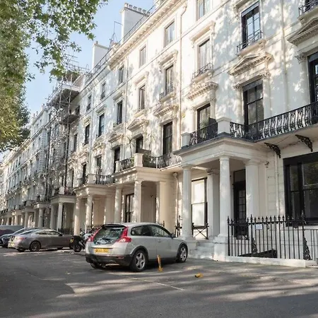 Super Spacious 3 Bedroom And 3 Bathroom Apartment London