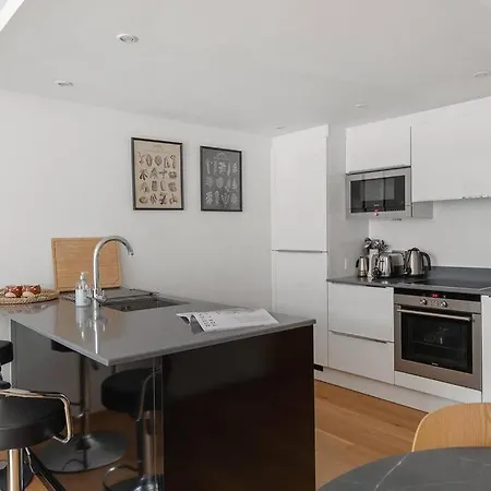 A Modern Two Bedroom Flat With Private Parking Apartment London