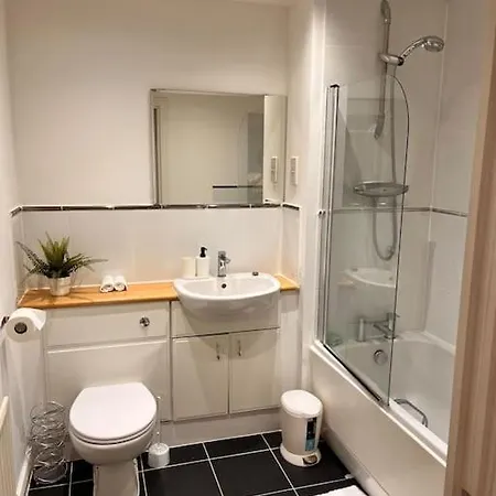 Luxurious River View Apartment *