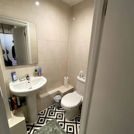 Stunning Luxury One Bedroom Serviced - Apartment London