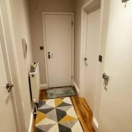 Stunning Luxury One Bedroom Serviced - Apartment London
