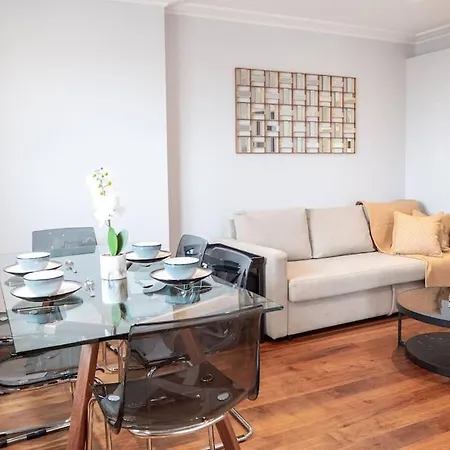 Stunning Views Modern Decor Flat In Kensington Londra