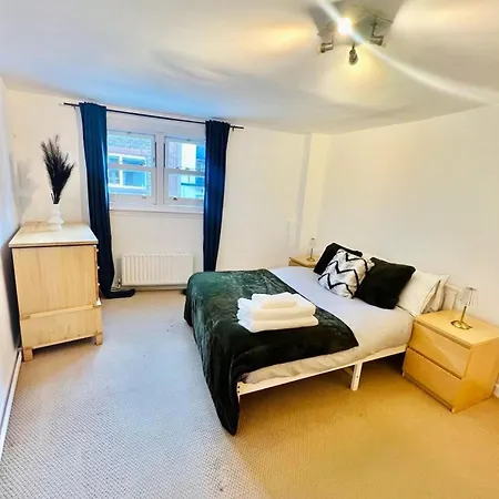 Captivating 2-bed In Clapham Apartment