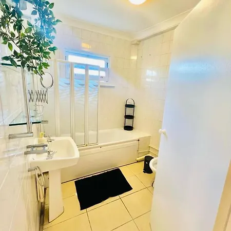 Apartment Captivating 2-bed In Clapham *