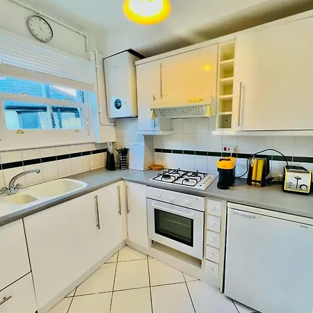 Captivating 2-bed In Clapham Apartment