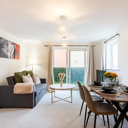 Live The Wembley Buzz! Stylish Flat Near Station & Amenities * London