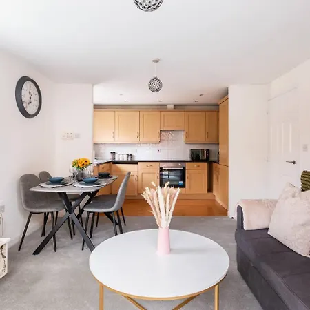 Apartment Live The Wembley Buzz! Stylish Flat Near Station & Amenities