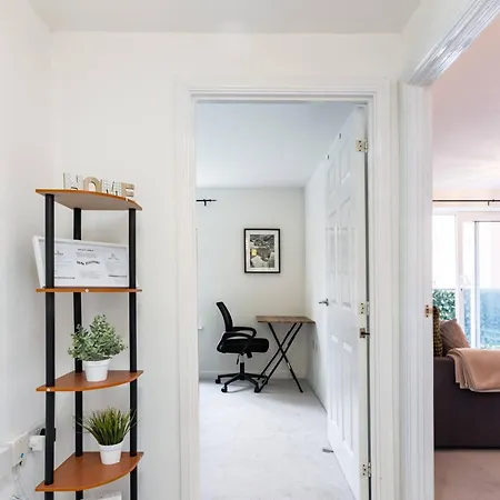 Live The Wembley Buzz! Stylish Flat Near Station & Amenities *