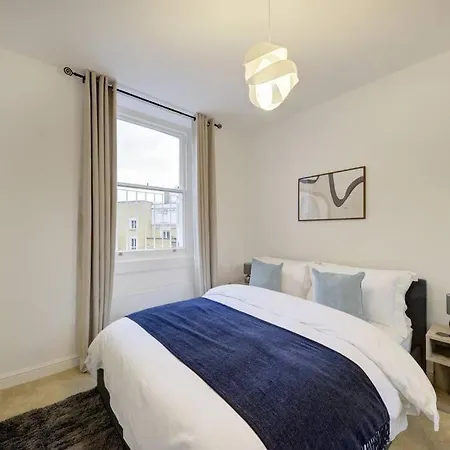 Stunning Hyde Park Apartment