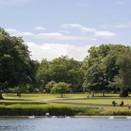 Stunning Hyde Park