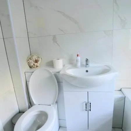 Apartment Impeccable 3 Bedroom House Plumstead (Greater London)