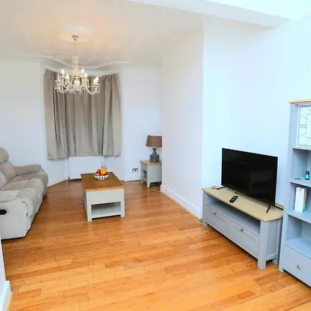 Impeccable 3 Bedroom House