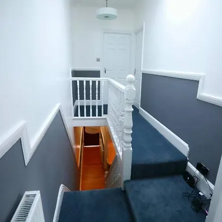 Impeccable 3 Bedroom House * Plumstead (Greater London)