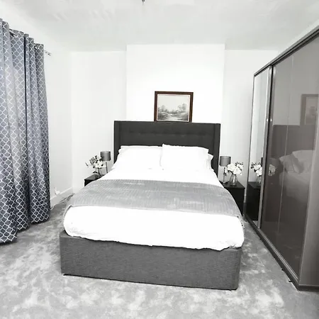 Apartment Impeccable 3 Bedroom House