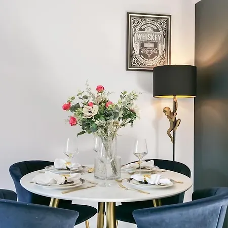 Stylish Retreat For Your Short Getaway * London