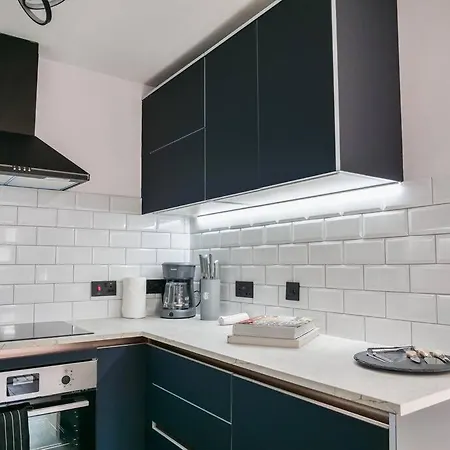 Stylish Retreat For Your Short Getaway * London