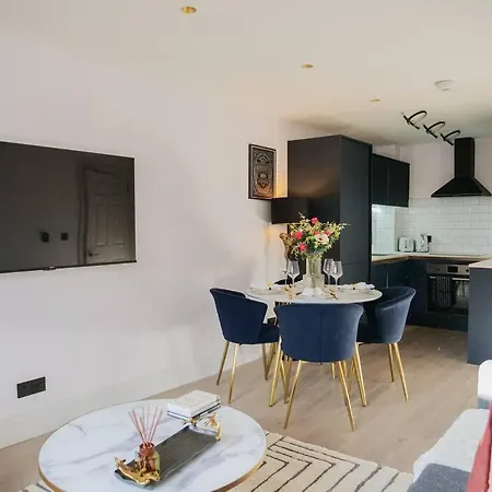 Apartment Stylish Retreat For Your Short Getaway *