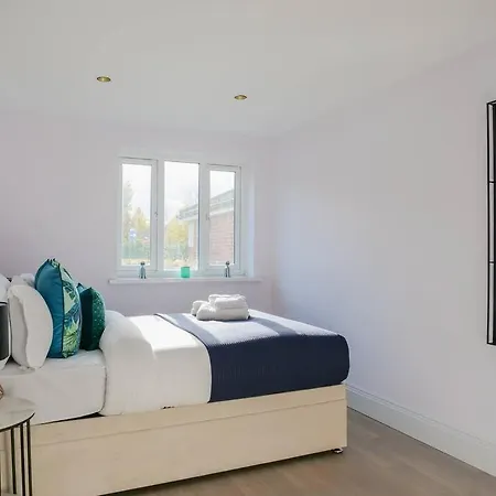 Stylish Retreat For Your Short Getaway * London