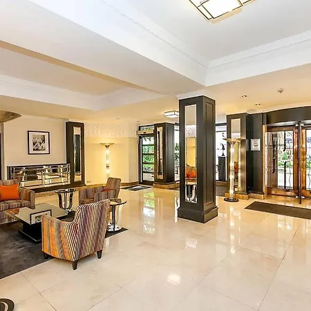 Art-deco In Very Popular Chelsea Area * London