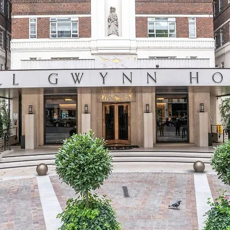 Art-deco In Very Popular Chelsea Area London