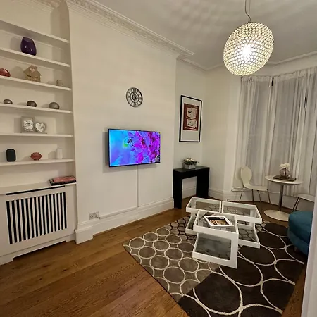 Cosy One Bedroom Flat * London