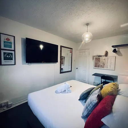 R1 Superking Sized Bed & 65