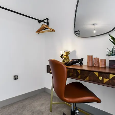 Earthy Elegance: Nature Inspired Flat In Prime Location