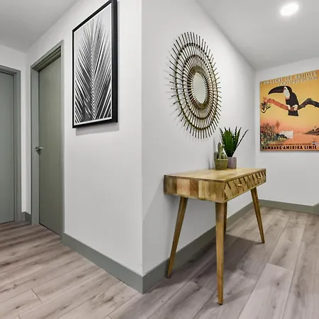Apartment Earthy Elegance: Nature Inspired Flat In Prime Location *