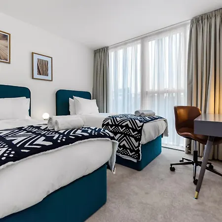 Earthy Elegance: Nature Inspired Flat In Prime Location London