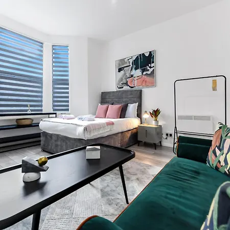 Apartamento Stylish And Convenient 2bd Flat W/ Outdoor Space Londres