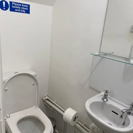 Lovely Double In Euston & Square In Homestay London