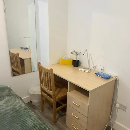 Lovely Double In Euston & Square In