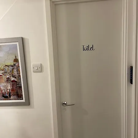 Lovely Double In Euston & Square In *