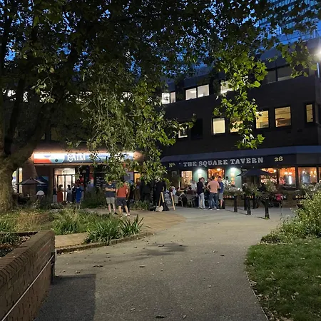 Lovely Double In Euston & Square In