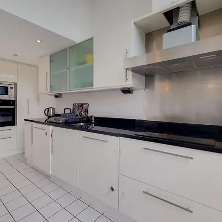 Apartment 2&3 Bedrooms Near Excel - Modern Spacious For Larger Groups