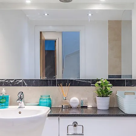 Apartment 2&3 Bedrooms Near Excel - Modern Spacious For Larger Groups