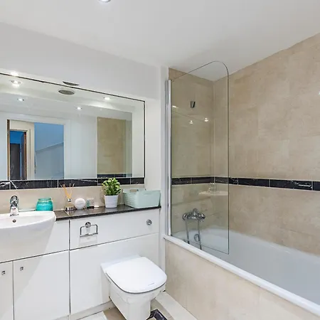 2&3 Bedrooms Near Excel - Modern Spacious For Larger Groups Apartment